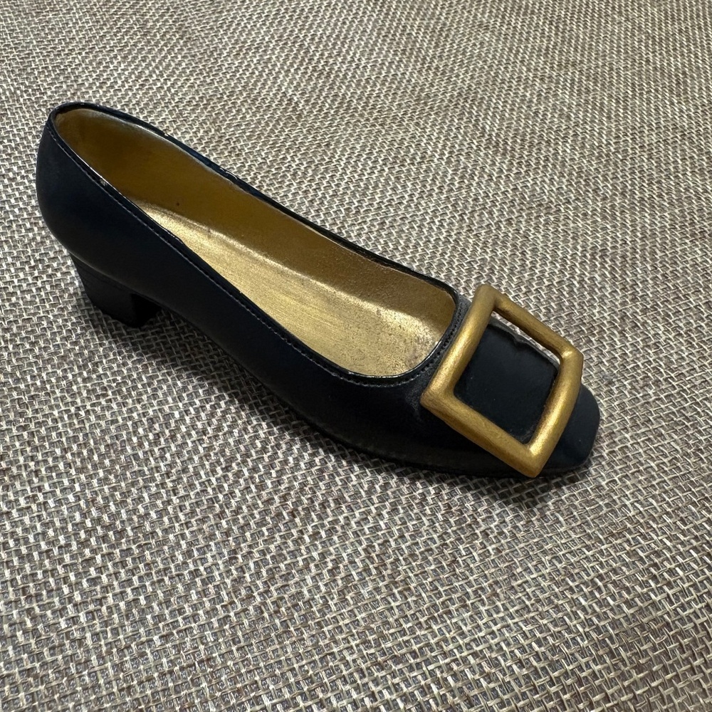 Just The right Shoe- 1999 Patiently Perfect #25351- By Raine
